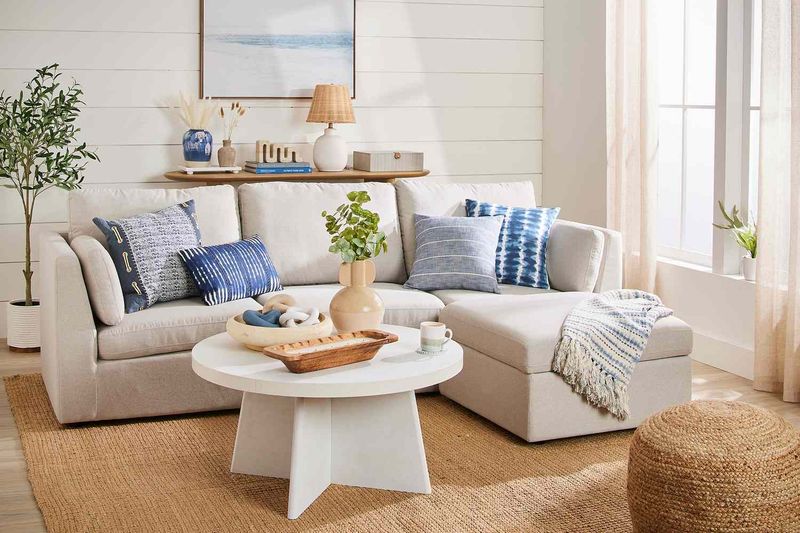 10 Fresh Coastal Decorating Ideas From California Interiors - Decor Hint Living Plants And Natural Elements