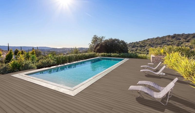 4 Home Features Naples Buyers Are Quietly Passing Over Lately (And 4 They Have Always Avoided) - Decor Hint Oversized Pool Decks Without Shade