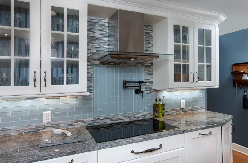 10 Kitchen Mistakes Ohioans Are Making (And 8 Easy Fixes To Transform Your Space), According To Designers - Decor Hint Outdated Backsplashes