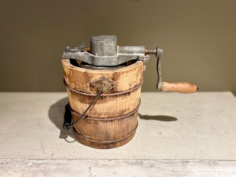 Vintage Finds Making A Revival, Especially In Trendy Parts Of California - Decor Hint Hand-Cranked Ice Cream Makers
