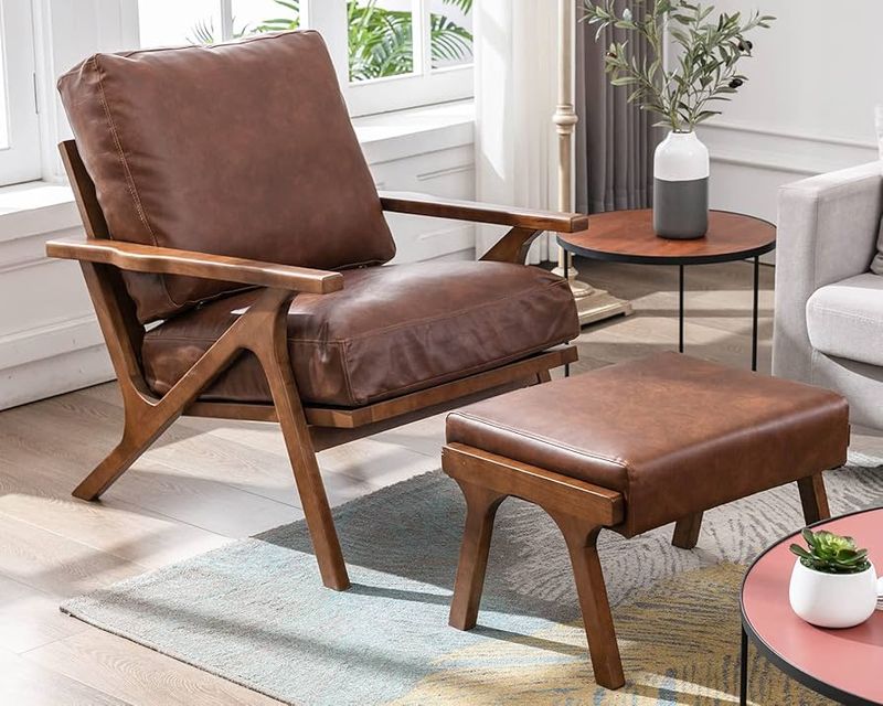 15 Once-Popular Vintage Home Decor Items Everyone’s Snatching Up At Thrift Stores Again - Decor Hint Mid-Century Modern Lounge Chair