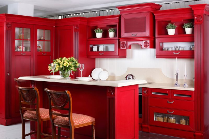 8 Kitchen Colors Fading Fast In Yuma And 2 That Always Feel Fresh - Decor Hint Cherry Red