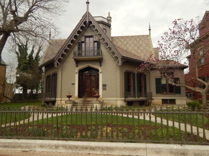 12 Dated Ohio House Styles That May Not Make It To The Next Generation - Decor Hint Neo-Eclectic Homes With Architectural ADHD