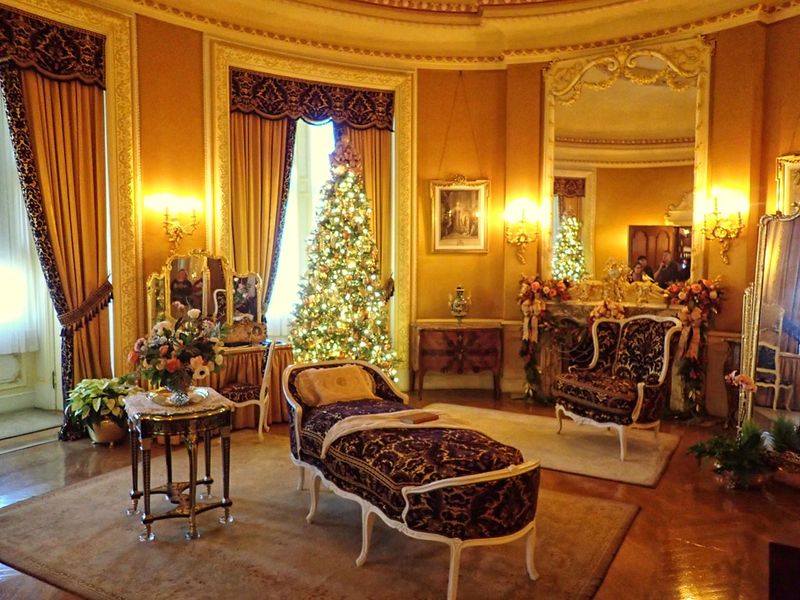 Tour The Biltmore Estate In North Carolina - Decor Hint Edith Vanderbilt's Bedroom