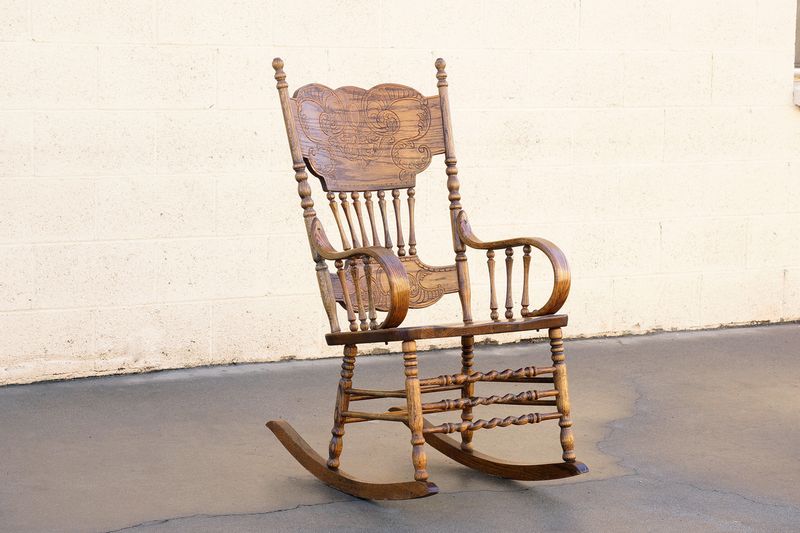 6 Decor Items In Katy Living Rooms Losing Their Value And 3 That Were Never Worth Much - Decor Hint Pressed-Back Oak Rockers