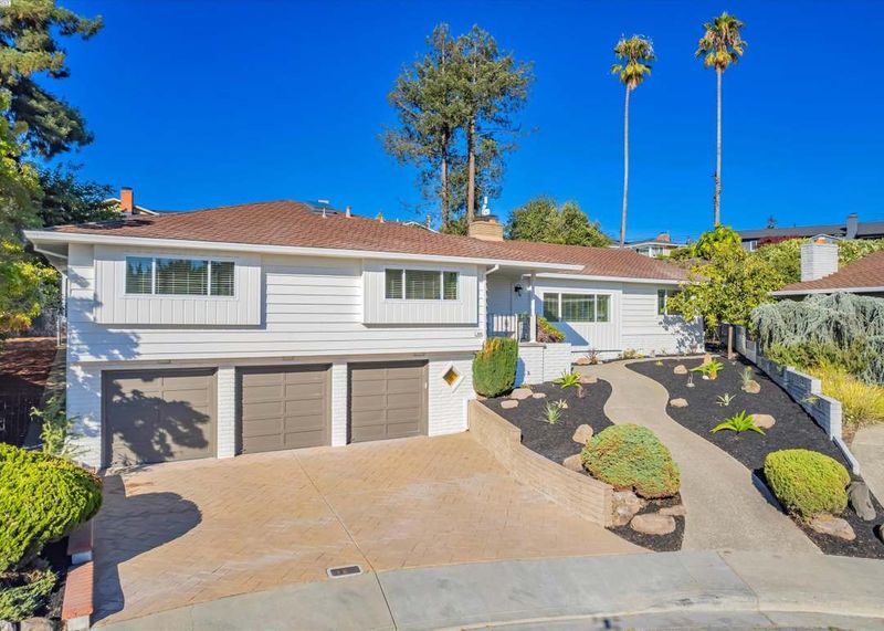 6 San Leandro Home Styles That May Hurt Your Resale Value By 2026 And 5 Buyers Will Be Looking For - Decor Hint Split-Level Homes With Complicated Layouts