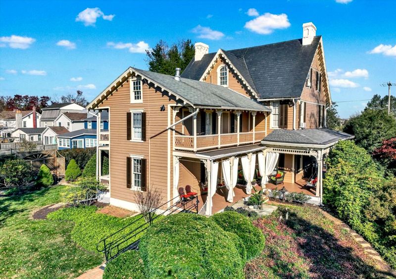 Victorian Homes With Heavy Ornamentation