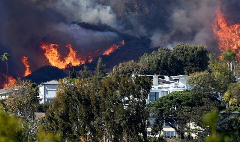 10 Types Of Homes Expected To Plummet In Value In California By The End Of 2025 (And 10 That Will Keep Rising) - Decor Hint Homes In High Wildfire Risk Zones