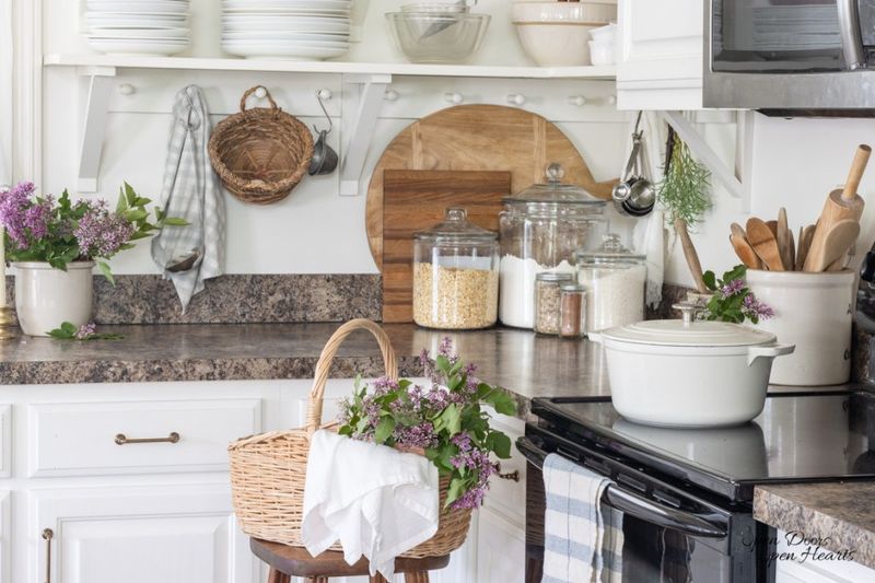 5 Interior Pieces To Avoid And 5 That Designers Say Are Here To Stay - Decor Hint Outdated: Mason Jar Everything