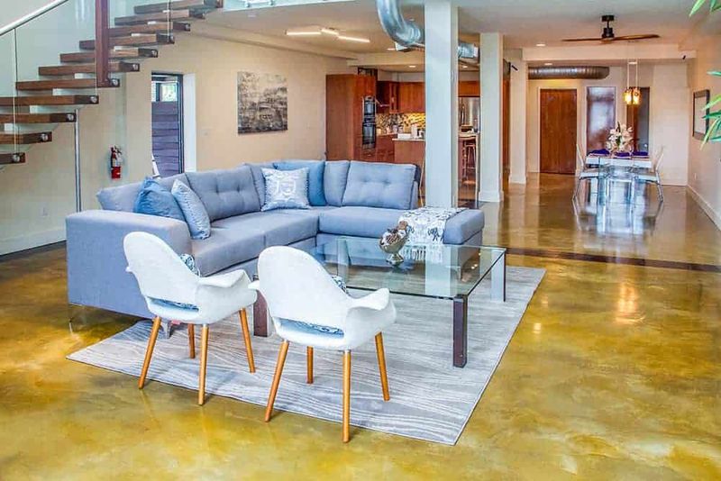 8 Home Staging Hacks Fuquay-Varina Realtors Swear By For Last-Minute Makeovers - Decor Hint Declutter Every Room Quickly