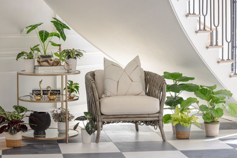 Easy Ways To Refresh Your Home With Plants, Cushions, And Composting - Decor Hint Plant Corners Create Cozy Retreats