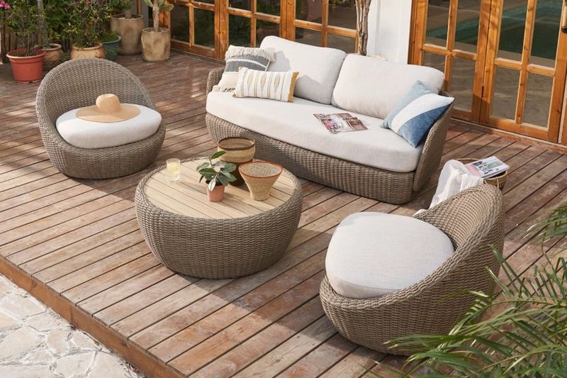 Transform Your Patio Into A Cozy Retreat With These 21 Creative Touches - Decor Hint Choose Deep Seating Furniture