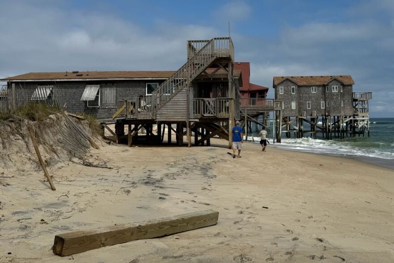 4 Types Of Homes In Pompano Beach Losing Value (Plus 9 That Are Expected To Rise In Demand) - Decor Hint Properties In Flood-Prone Or Eroding Coastal Areas