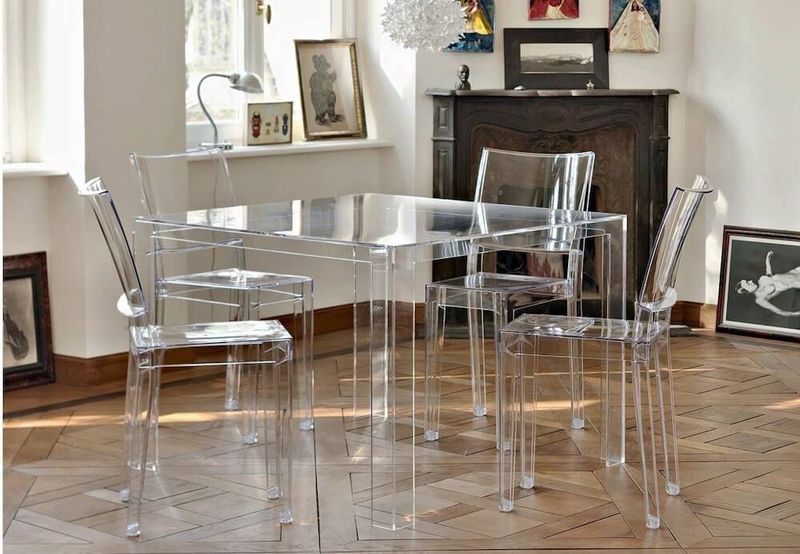 Lucite Is The Stylish Furniture With Lasting Appeal, Designers Share Top Styling Tips - Decor Hint Styling Lucite Chairs For Maximum Impact And Comfort