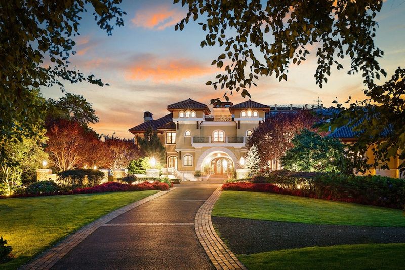 Mediterranean Revival: Sun-Kissed Elegance