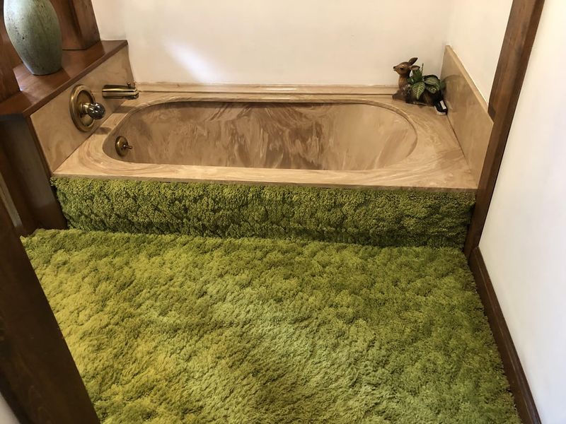 22 Things Every '80s Home Had Whether You Wanted Them Or Not - Decor Hint Bathroom Carpet