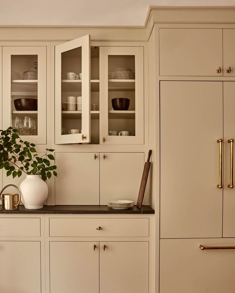 7 Kitchen Designs On Their Way Out In PA And 6 That Continue To Impress - Decor Hint Warm Neutrals (Continue to Impress)