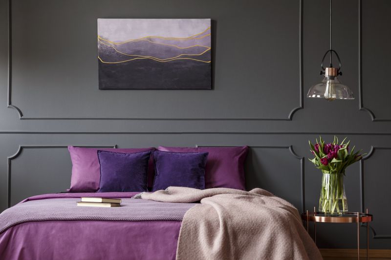 Monochromatic Schemes Create Flow