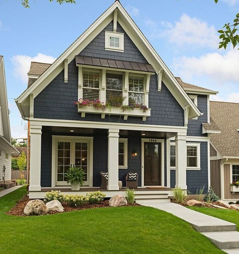 11 Of The Best Exterior Paint Colors According To Designers – These Are The Go-To Shades From Tried And Trusted Brands - Decor Hint Bold Hale Navy