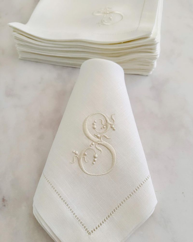 14 Southern Decorating Tips That Have Stood The Test Of Time - Decor Hint Monogrammed Linens