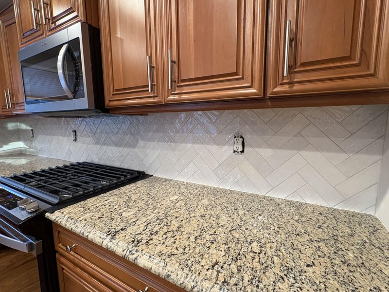 16 Items That Make Your Kitchen Look Cheap, According To Professionals (Plus 8 To Get Rid Of ASAP) - Decor Hint Dated Backsplash