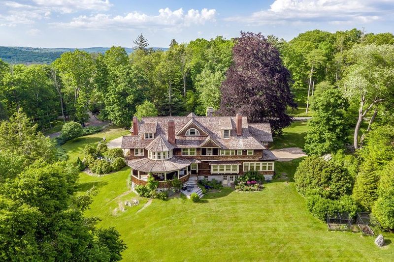 Tour A Timeless 1895 Rossiter Home With 10 Fireplaces And A Private Wine Cave - Decor Hint Architectural Style And Original Design