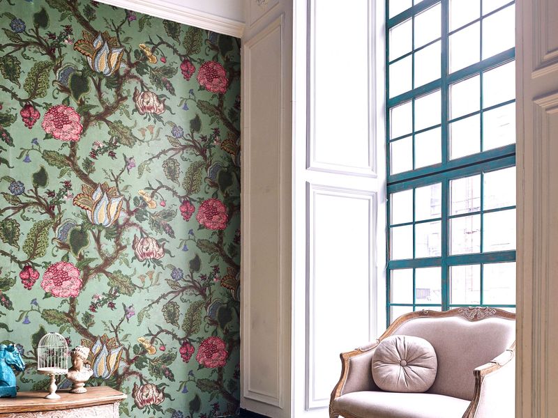 10 Retro Decor Pieces Gen Z In Carlisle Is Bringing Back With A Modern Twist - Decor Hint Patterned Wallpaper