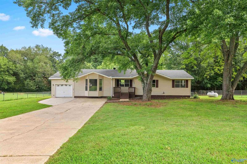 Single-Story Ranch Homes