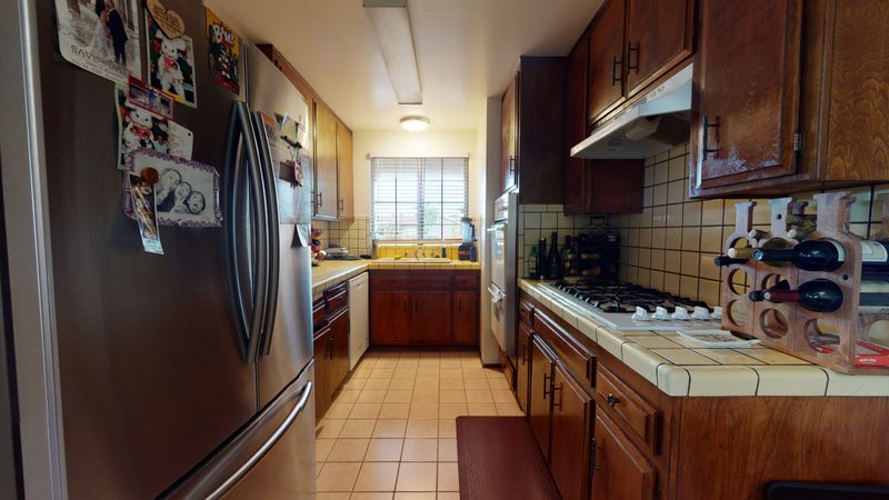 These 11 Things Are Scaring Off Buyers And These 11 Are Selling Homes Instantly - Decor Hint Outdated Kitchens