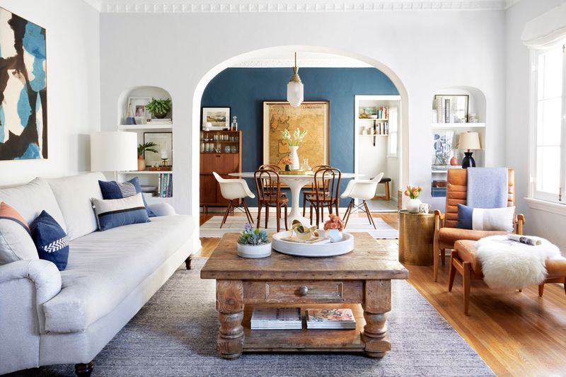 Small Living Room Here Are 9 Ways To Create The Illusion Of Space - Decor Hint Arrange Furniture Away from Walls