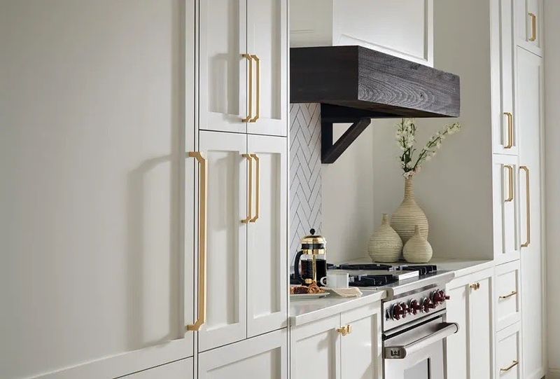 16 Items That Make Your Kitchen Look Cheap, According To Professionals (Plus 8 To Get Rid Of ASAP) - Decor Hint Outdated Cabinet Hardware