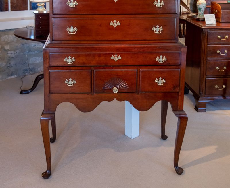 Vintage Finds That Prove Pennsylvania Furniture Trends Never Fade - Decor Hint Queen Anne Elegance