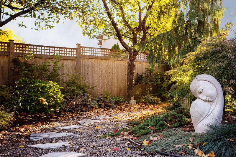 Absence Of Garden Art