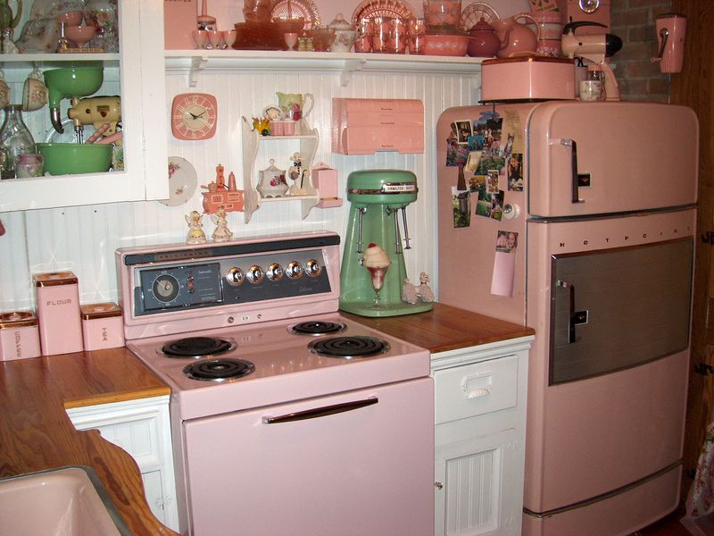 A Small Retro Touch That's Making Today's Kitchens Feel More Inviting - Decor Hint Pastel Appliances With Rounded Edges