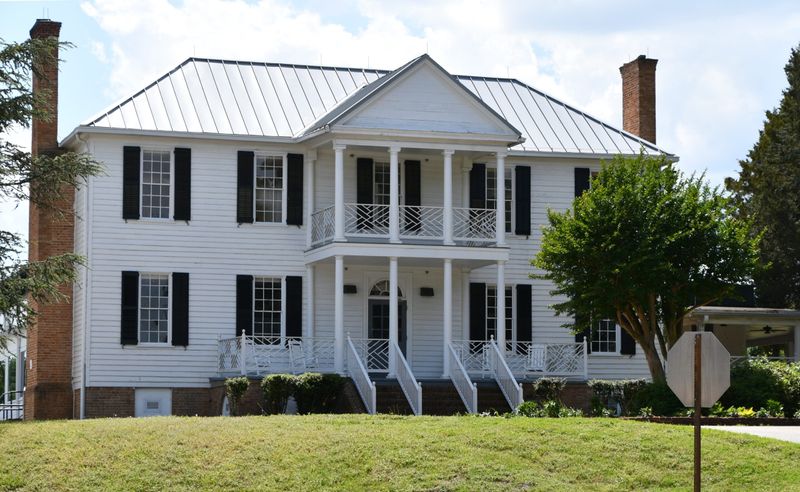 16 Bourbon-Era Mansions In Kentucky That Crumbled Through The Ages - Decor Hint Bellwood Plantation – Shelby County