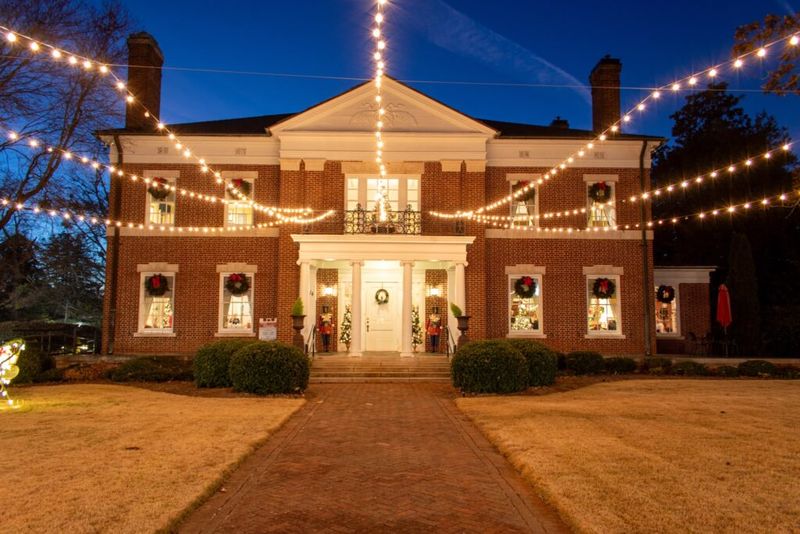 Admire The Stunning McRitchie-Hollis House In Newnan, A True 1930s Southern Gem - Decor Hint The McRitchie And Hollis Families
