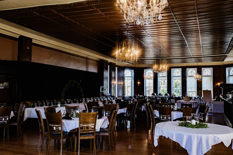 11 Classic Looks Still Going Strong In Eureka Springs - Decor Hint Antique Chandeliers in Dining Rooms