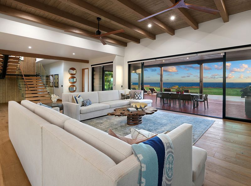 12 Coastal Decor Ideas In Oceanside Homes Getting Popular Again And 3 That Always Look Right - Decor Hint Indoor-Outdoor Living Spaces