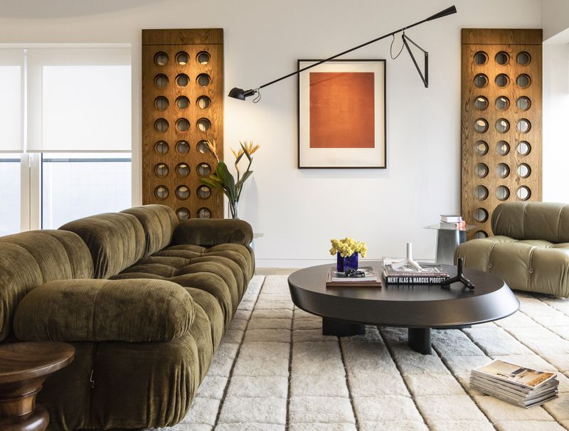 25 Outdated Home Decor Mistakes Everyone Probably Makes - Decor Hint Overlarge Furniture