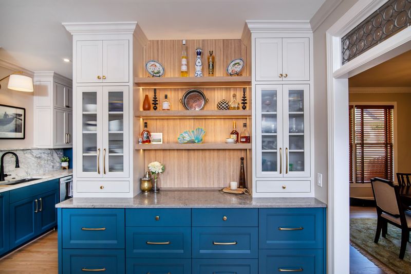 STAYING: Mixed Cabinet Finishes