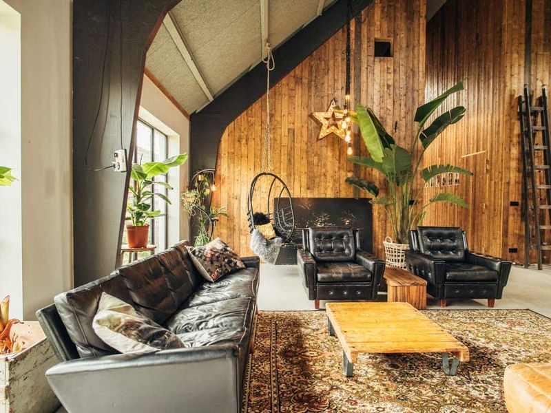 5 Montana Decorating Trends Keep Standing The Test Of Time - Decor Hint Reclaimed Wood Features