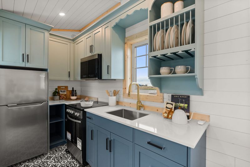Classic Americana Meets Tiny Living In The Tulameen Tiny Home - Decor Hint Kitchen Features