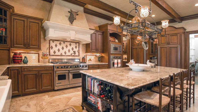 18 Features Buyers Are Starting To Avoid In Modern Homes - Decor Hint Tuscan-Style Kitchens