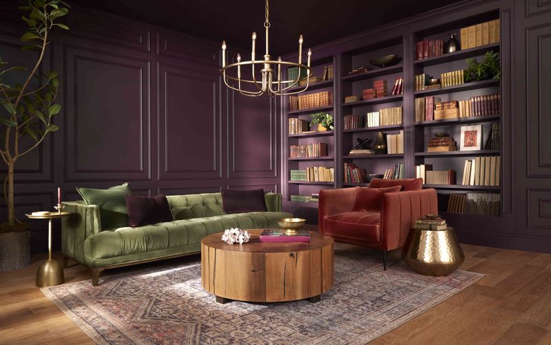 6 Paint Shades Pros Warn Against - And One That Surprisingly Makes The List - Decor Hint Deep Purples