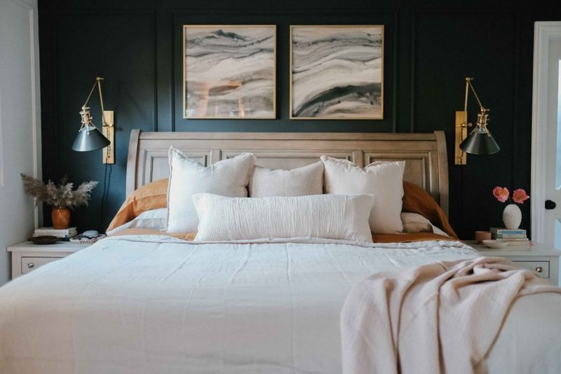 19 Decorating Shortcuts Interior Designers Actually Like And Approve Of - Decor Hint Plug-In Wall Sconces