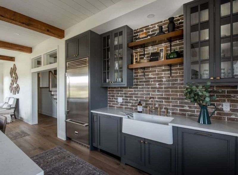 10 Kitchen Styles Decreasing In Alabama And 9 That Stay In Use - Decor Hint Mixed Open Shelving And Closed Cabinets