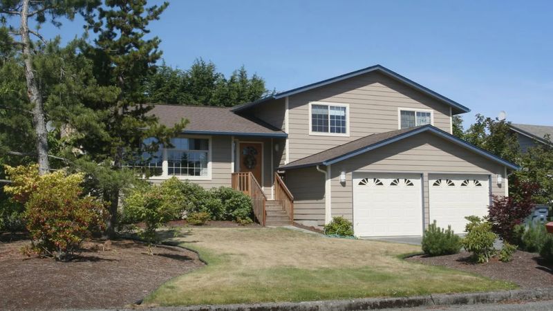 Missouri's Home Styles On The Brink: Which Classic Looks Will Become Obsolete Soon - Decor Hint Split-Level Homes: Staggered Spaces Losing Steam