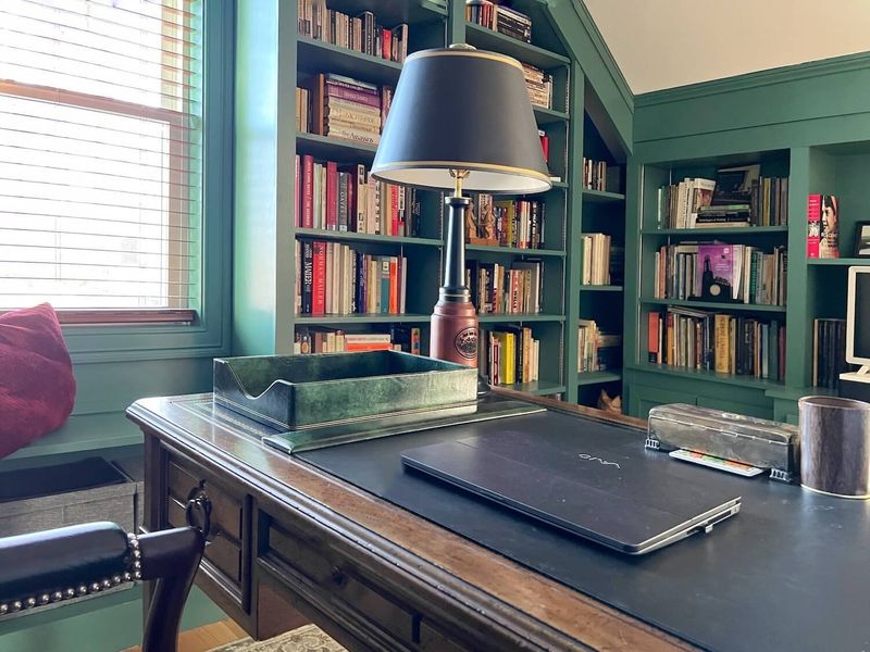 17 Colors You Should Never Pair With White, According To Interior Designers - Decor Hint Olive Green