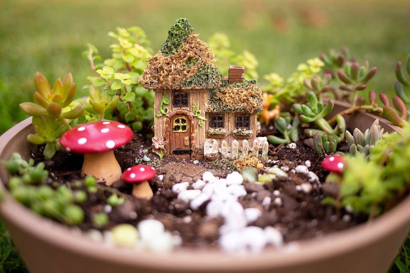 25 Awesome Succulent Porch Garden Ideas To Boost Curb Appeal - Decor Hint Succulent Fairy Gardens In Pots