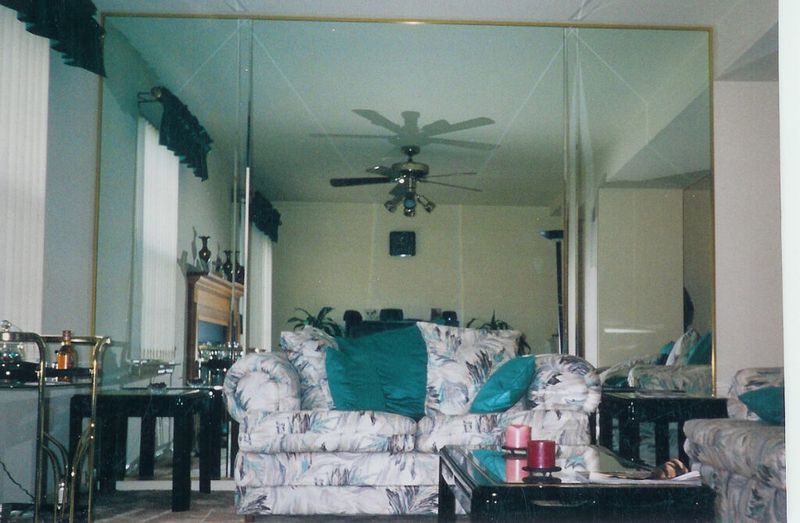 22 Things Every '80s Home Had Whether You Wanted Them Or Not - Decor Hint Mirrored Walls